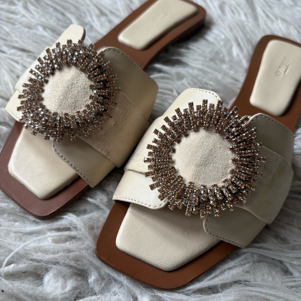 Alexandre Birman Cream Leather Crystal Round Buckle Slide Sandals - Picture 7 of 12